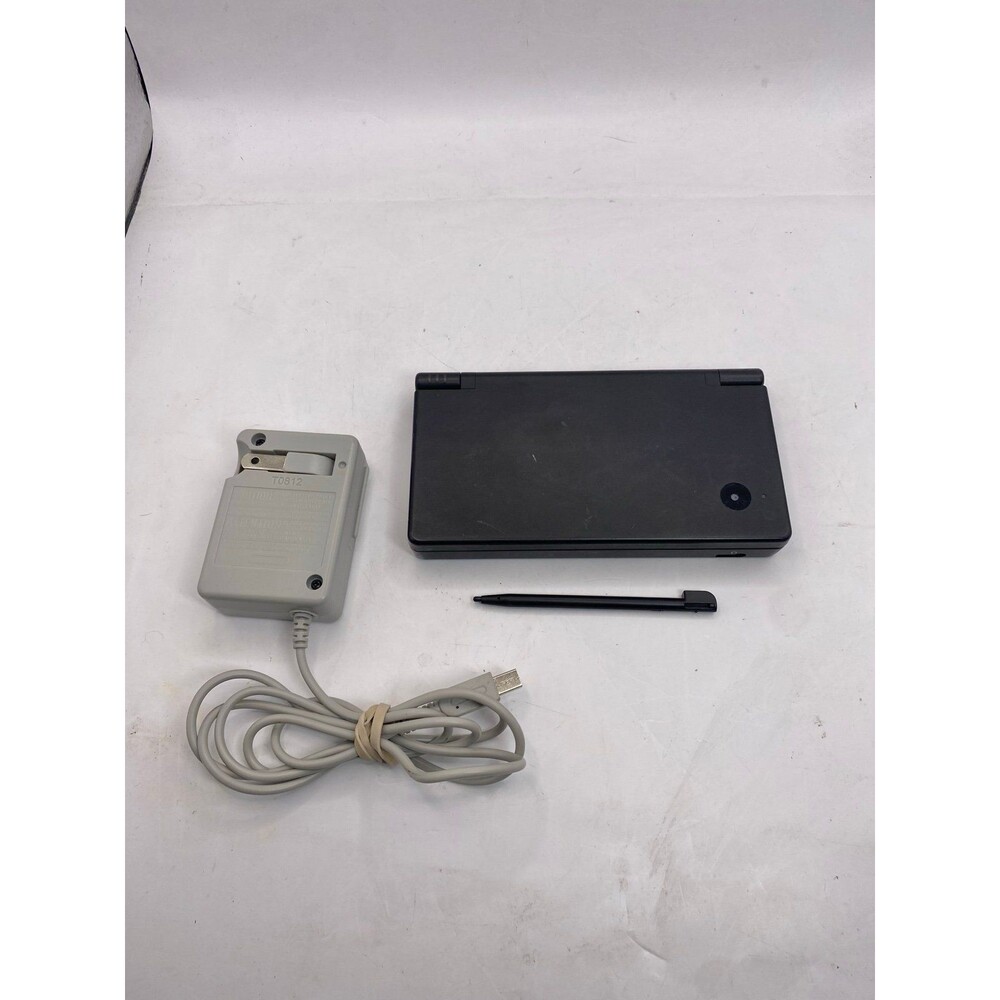 Nintendo DSi Black Handheld System w stylus + Charger excellent condition